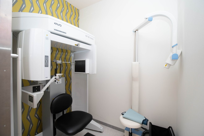 歯科用CTレントゲンは、三次元の画像で診断を行うことができます。